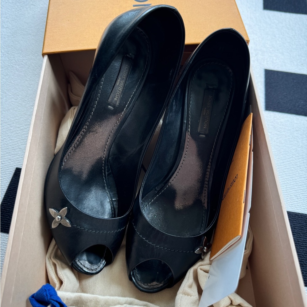 Authentic LV shoes!